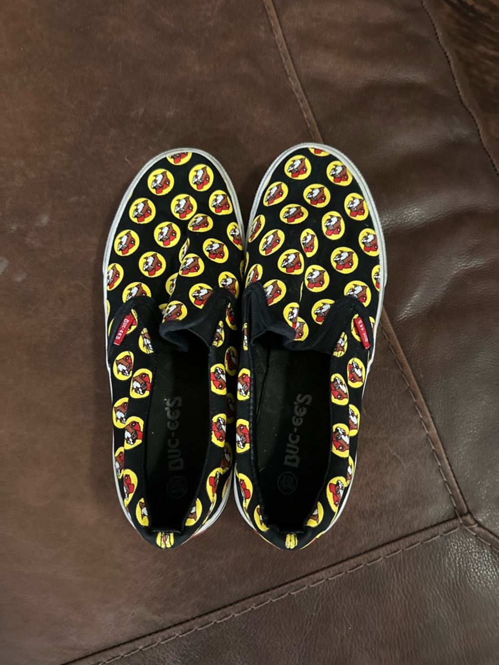 Buc-ees All Over BEAVER LOGO Low Top SLIP-ON Shoes - WOMEN’S Size 9 - Picture 2 of 4